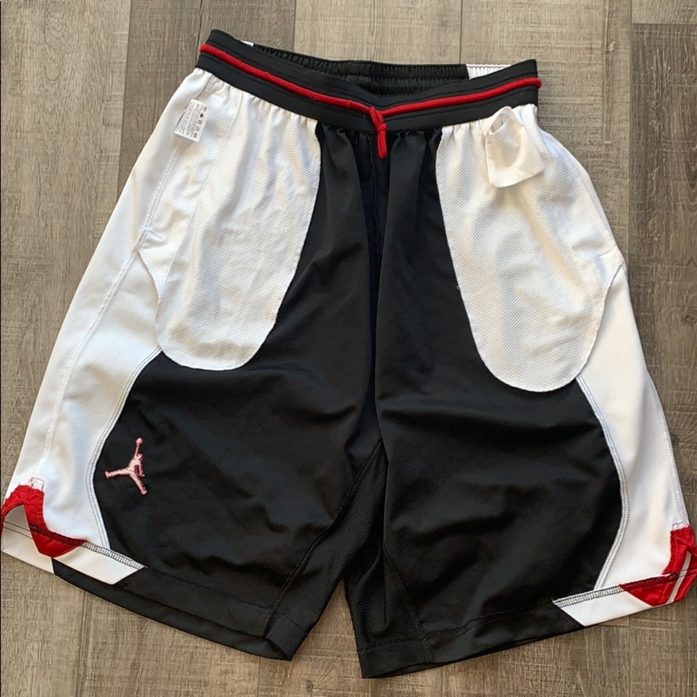 JORDAN SHORTS - Picture 6 of 8